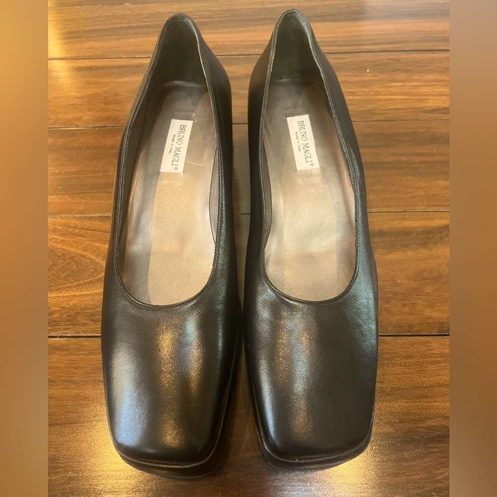 NWOB Bruno Magli Black Wedges Size 9.5